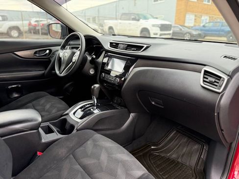 Used 2014 Nissan Rogue S image 26