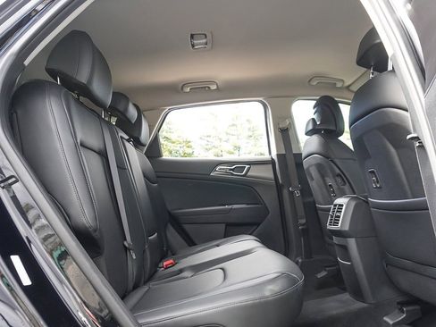 Used 2023 Kia Sportage EX image 39