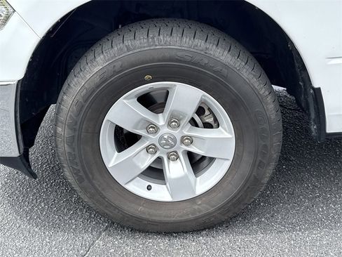 Used 2024 RAM 1500 Classic SLT image 11