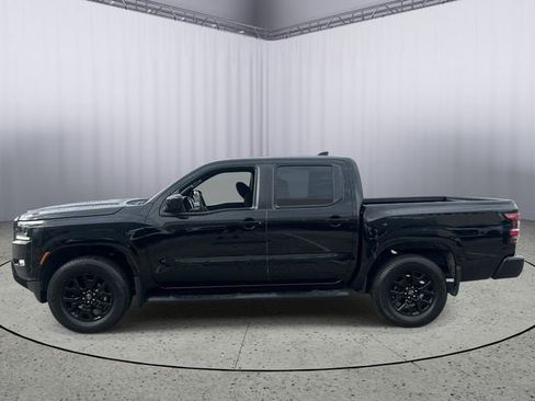 Used 2023 Nissan Frontier SV w/ Midnight Edition Package AWD/4WD image 3