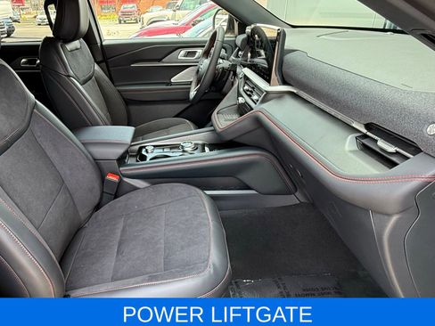 Used 2025 Ford Explorer ST image 25