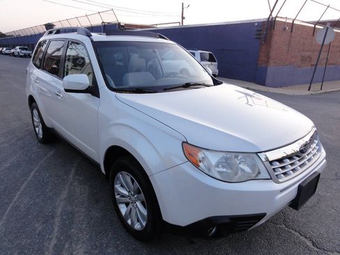 Used 2013 Subaru Forester 2.5X Premium w/ All-Weather Plus Pkg AWD/4WD image 2