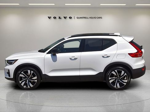 Certified 2025 Volvo XC40 B5 Plus w/ Protection Package Premier image 6