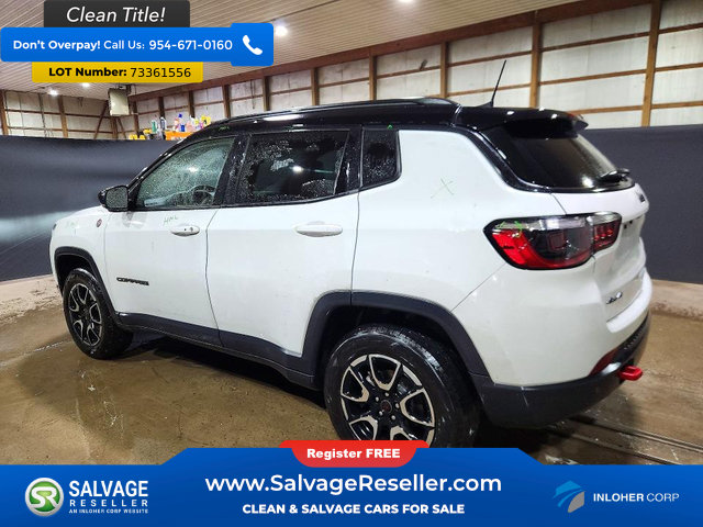 Used 2025 Jeep Compass Trailhawk AWD/4WD image 3