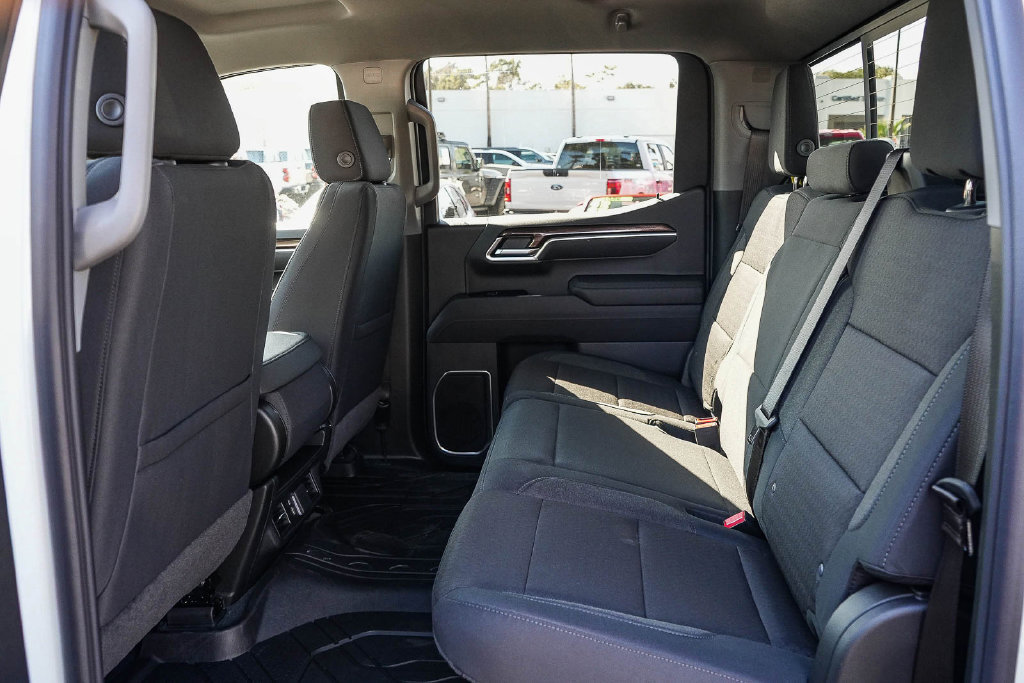 New 2026 Chevrolet Silverado 1500 LT w/ Safety Package AWD/4WD image 18
