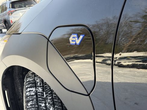 Used 2024 Subaru Solterra Touring w/ Touring Package image 7