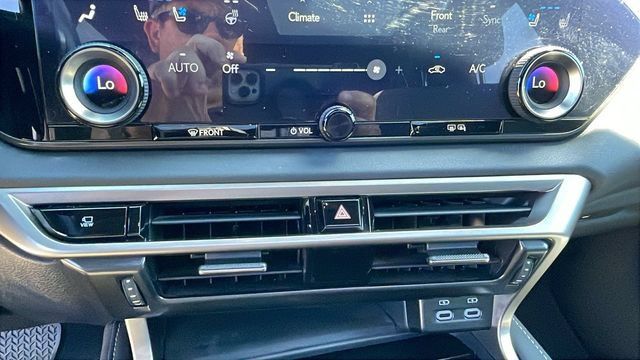 Used 2023 Lexus RX 350 AWD/4WD image 19