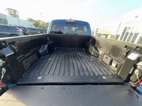 Used 2017 Toyota Tacoma TRD Off-Road AWD/4WD image 21