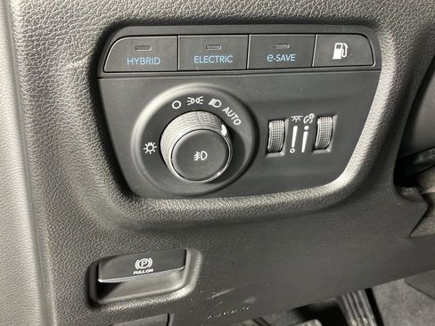 Used 2023 Jeep Grand Cherokee 4WD 4xe image 16