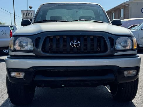 Used 2002 Toyota Tacoma PreRunner RWD image 3