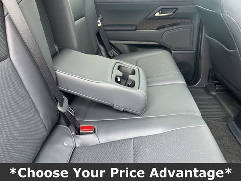 Used 2024 Lexus GX 550 w/ Accessory Package (Z1) image 21