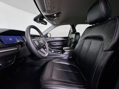 Used 2023 Jeep Grand Cherokee Limited image 13