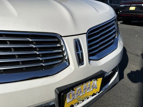 Used 2017 Lincoln MKX Reserve w/ Lincoln MKX Climate Package image 10