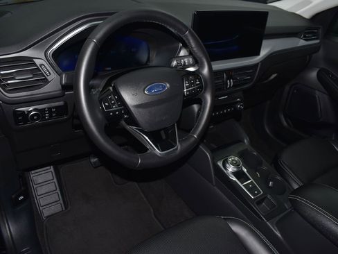 Used 2024 Ford Escape Platinum AWD/4WD image 17