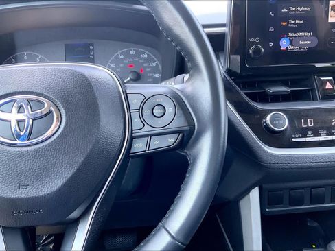 Used 2024 Toyota Corolla Cross LE w/ Moonroof Package AWD/4WD image 25