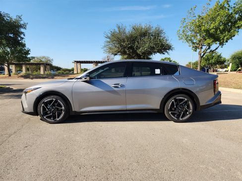 New 2025 Kia K4 GT-Line w/ GT-Line Sunroof Package image 4