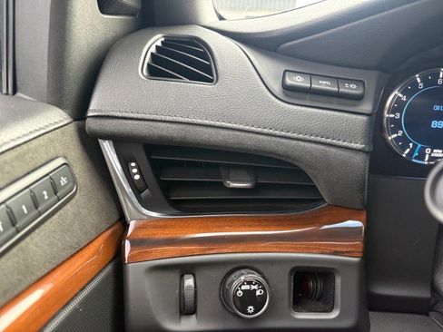 Used 2018 Cadillac Escalade ESV Luxury image 15