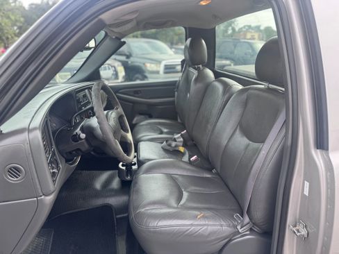 Used 2004 Chevrolet Silverado 1500 W/T image 9