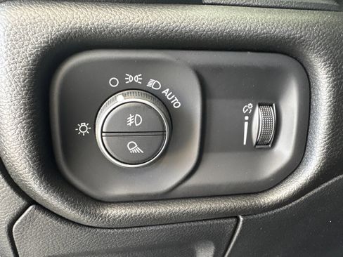 New 2026 RAM 1500 Express AWD/4WD image 12
