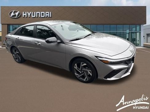 Certified 2025 Hyundai Elantra Sport image 7