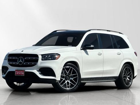 Used 2021 Mercedes-Benz GLS 580 4MATIC image 2