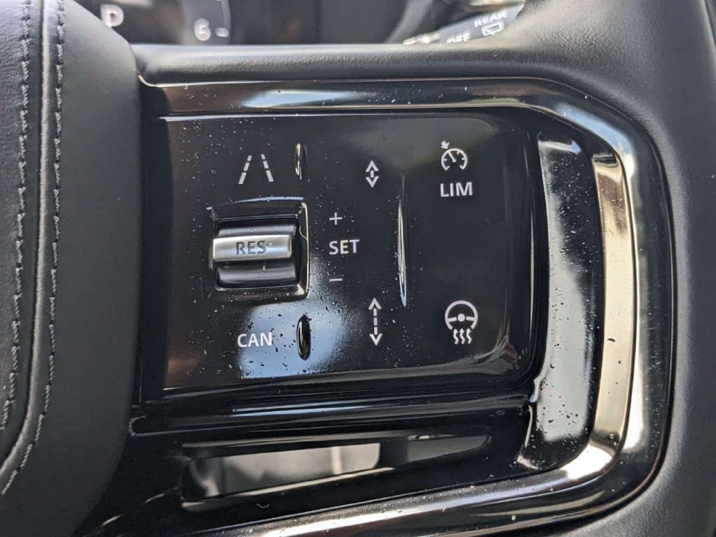 New 2025 Land Rover Range Rover Velar Dynamic SE AWD/4WD image 22
