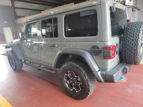 Used 2022 Jeep Wrangler Unlimited Rubicon 4xe w/ Cold Weather Group AWD/4WD image 4