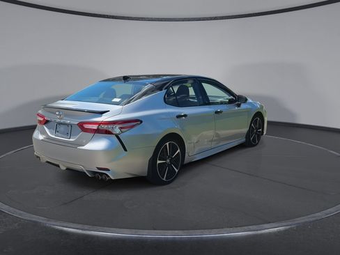 Used 2019 Toyota Camry XSE w/ Navigation Package FWD image 8
