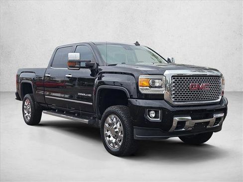 Used 2015 GMC Sierra 2500 Denali w/ Duramax Plus Package image 3