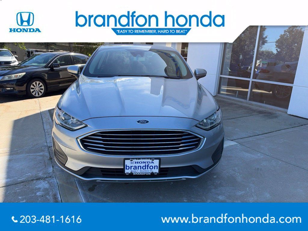 Used 2020 Ford Fusion SE FWD image 2