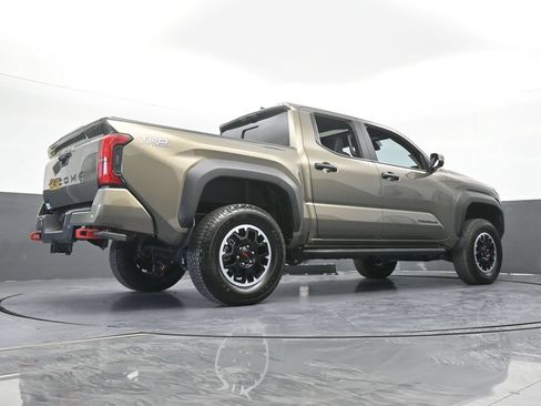 Used 2025 Toyota Tacoma TRD Off-Road w/ TRD Off Road Premium Package AWD/4WD image 73