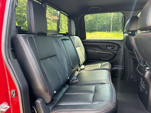 Used 2020 Nissan Titan PRO-4X w/ Pro-4x Convenience Package AWD/4WD image 17