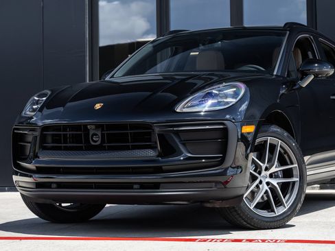 New 2026 Porsche Macan AWD/4WD image 7