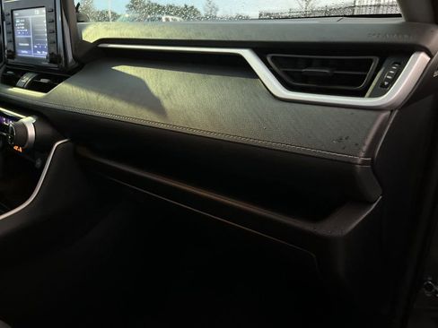 Used 2021 Toyota RAV4 XLE image 29