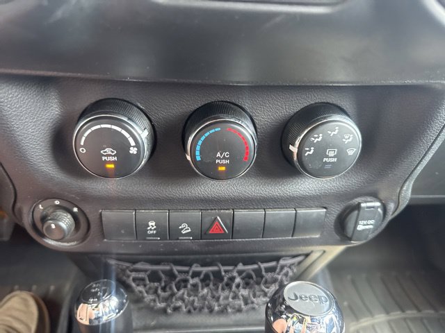 Used 2018 Jeep Wrangler Unlimited Sport S AWD/4WD image 17