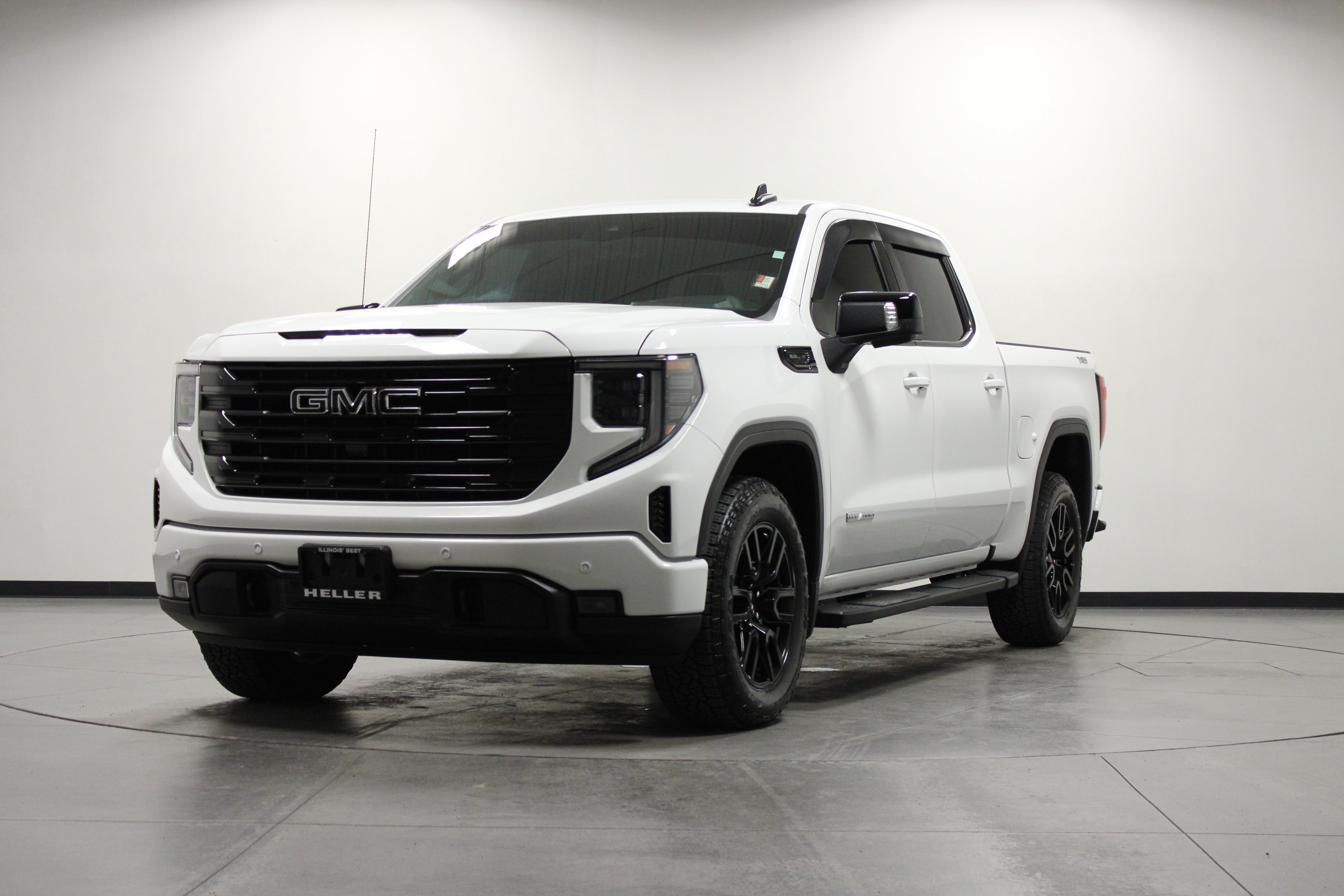 Used 2026 GMC Sierra 1500 Elevation w/ Elevation Premium Package AWD/4WD image 8