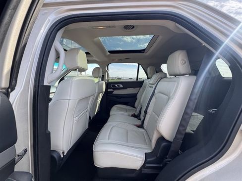 Used 2017 Ford Explorer Platinum AWD/4WD image 10