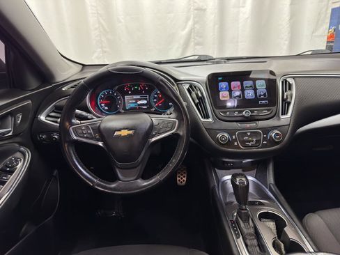 Used 2017 Chevrolet Malibu LT w/ Driver Confidence Package image 26