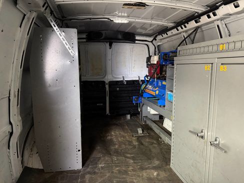 Used 2018 Chevrolet Express 3500 Extended w/ Driver Convenience Package image 59