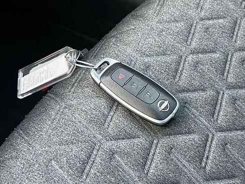 Used 2025 Nissan Kicks SV image 22