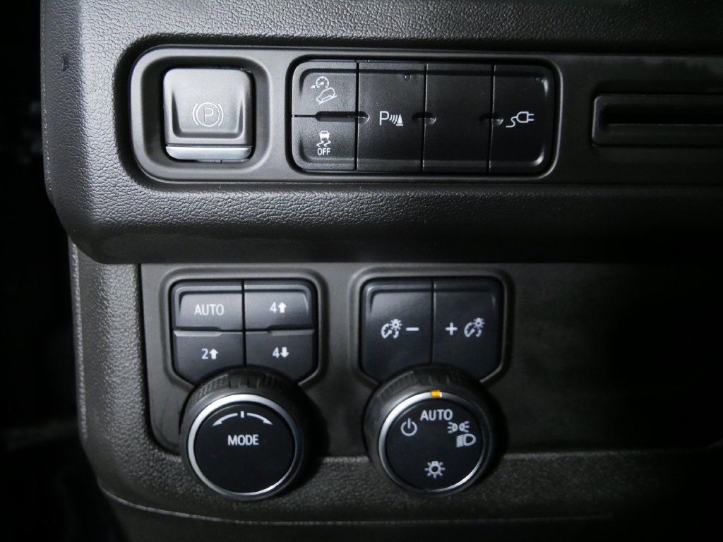 Used 2021 Chevrolet Tahoe Z71 AWD/4WD image 22