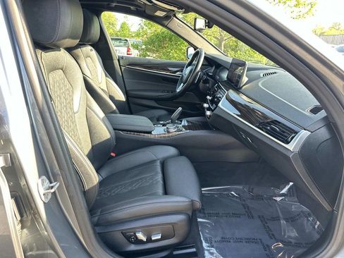 Used 2021 BMW 530i w/ Premium Package RWD image 37