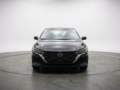 Used 2025 Nissan Sentra SV image 2