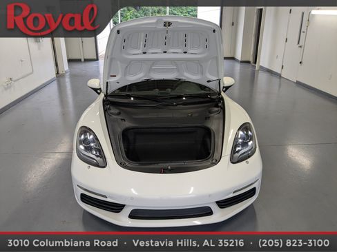 Used 2018 Porsche 718 Cayman RWD image 19