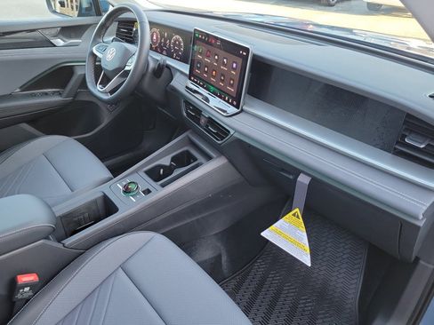 New 2026 Volkswagen Tiguan SE AWD/4WD image 28