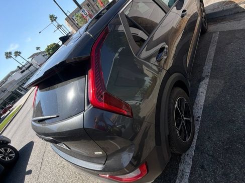 Used 2025 Kia Niro LX FWD image 8