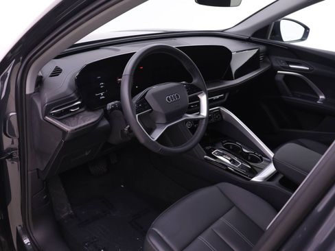 Certified 2025 Audi Q5 Premium w/ Convenience Package AWD/4WD image 6