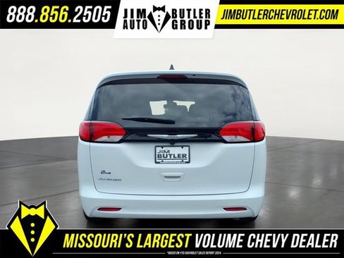 Used 2023 Chrysler Voyager LX FWD image 25