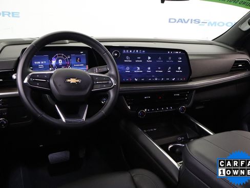 Used 2025 Chevrolet Suburban LT AWD/4WD image 16