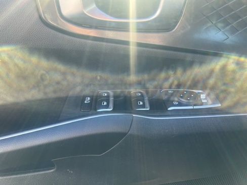 Certified 2023 Kia Sorento S w/ Panoramic Sunroof Package image 13